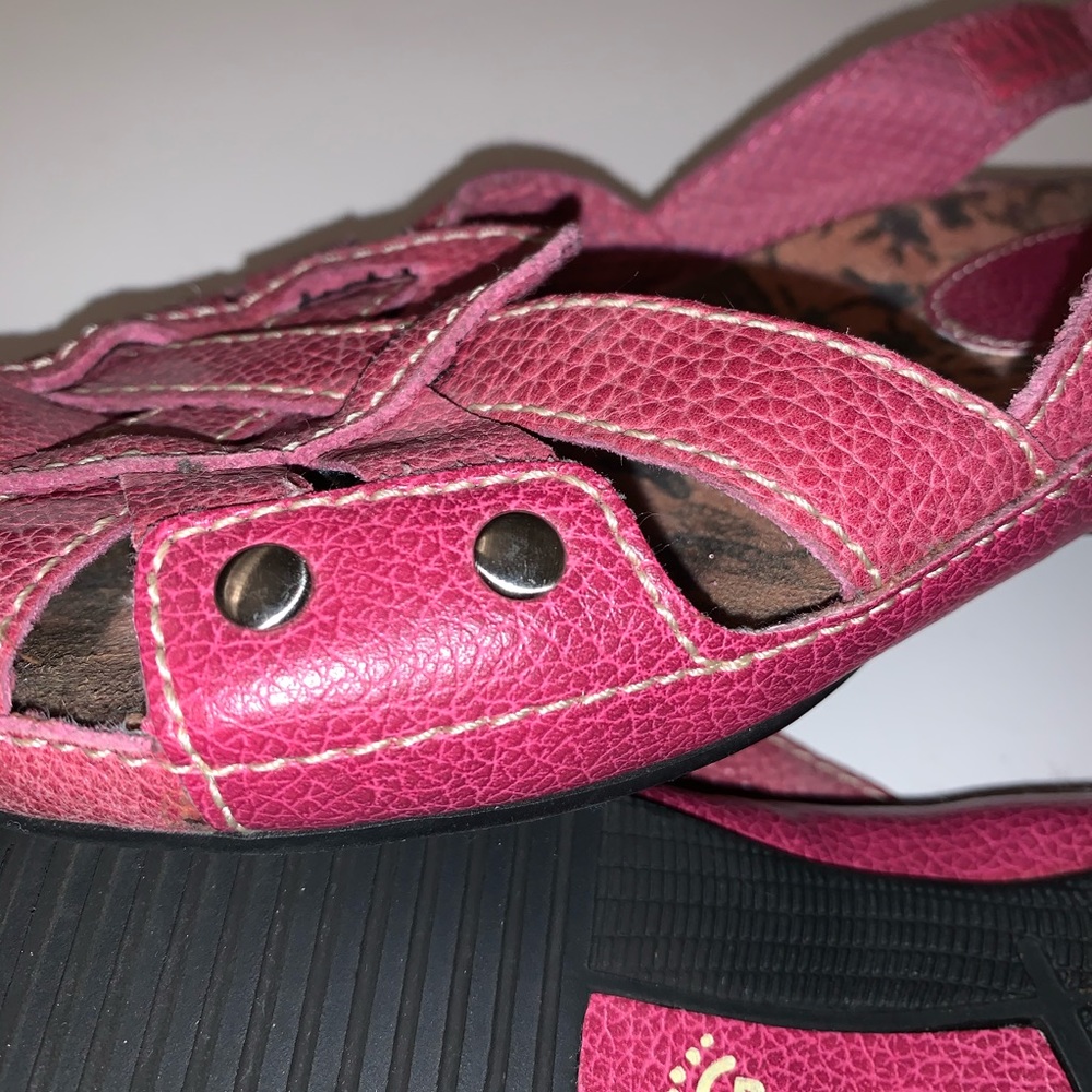 Bare Traps Leather Sandals - Picture 8 of 8